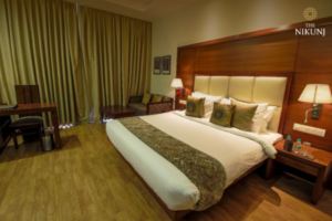 Read more about the article Top Luxurious Amenities at The Nikunj Hotel
